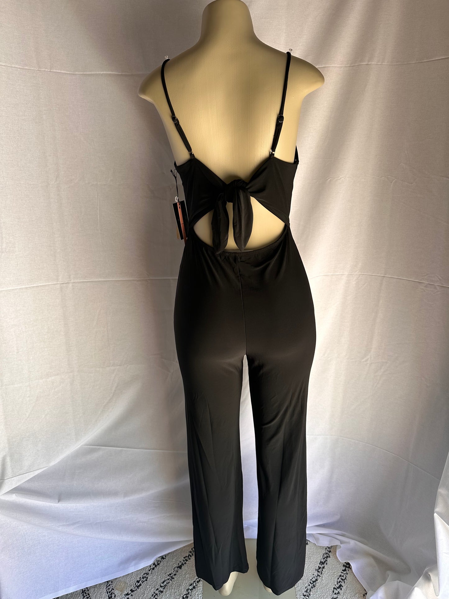 Scoop neck back-tie cutout jumpsuit