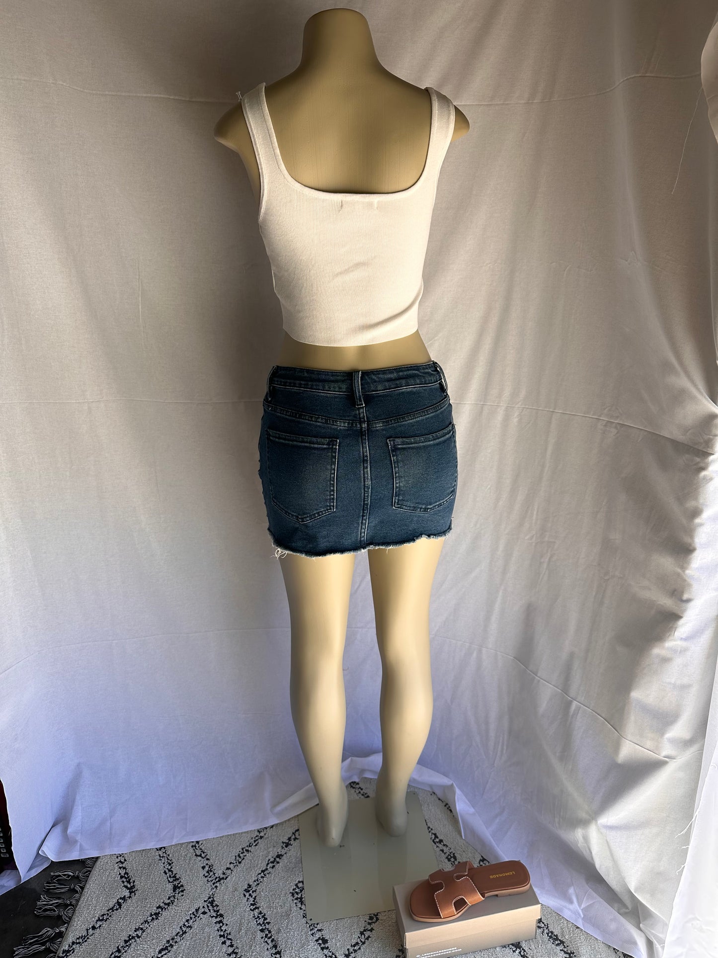 Ribbed knit pearl crop tank